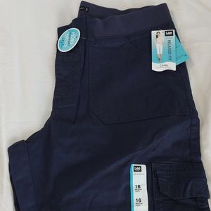 Lee relaxed fit Navy Capri pants